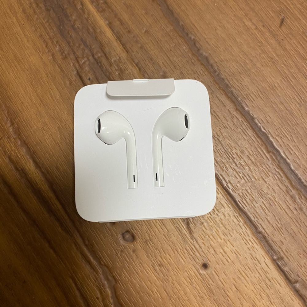 iPhone 11 Pro Max headphones
